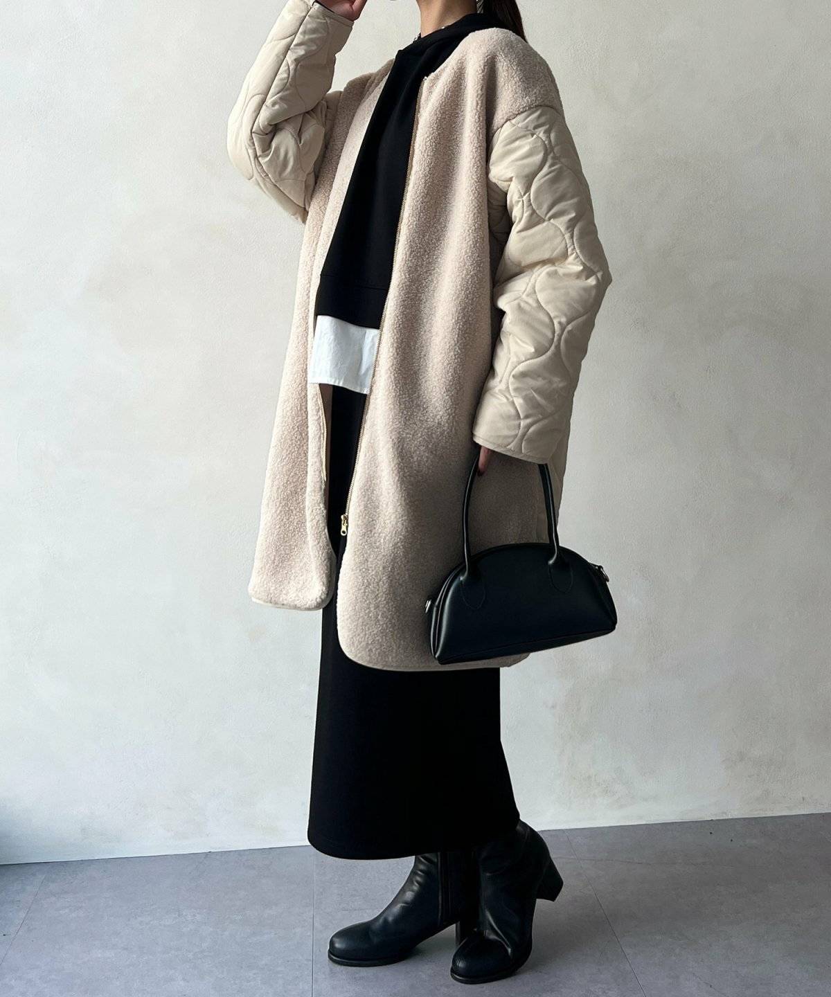 スカートコーデの女性