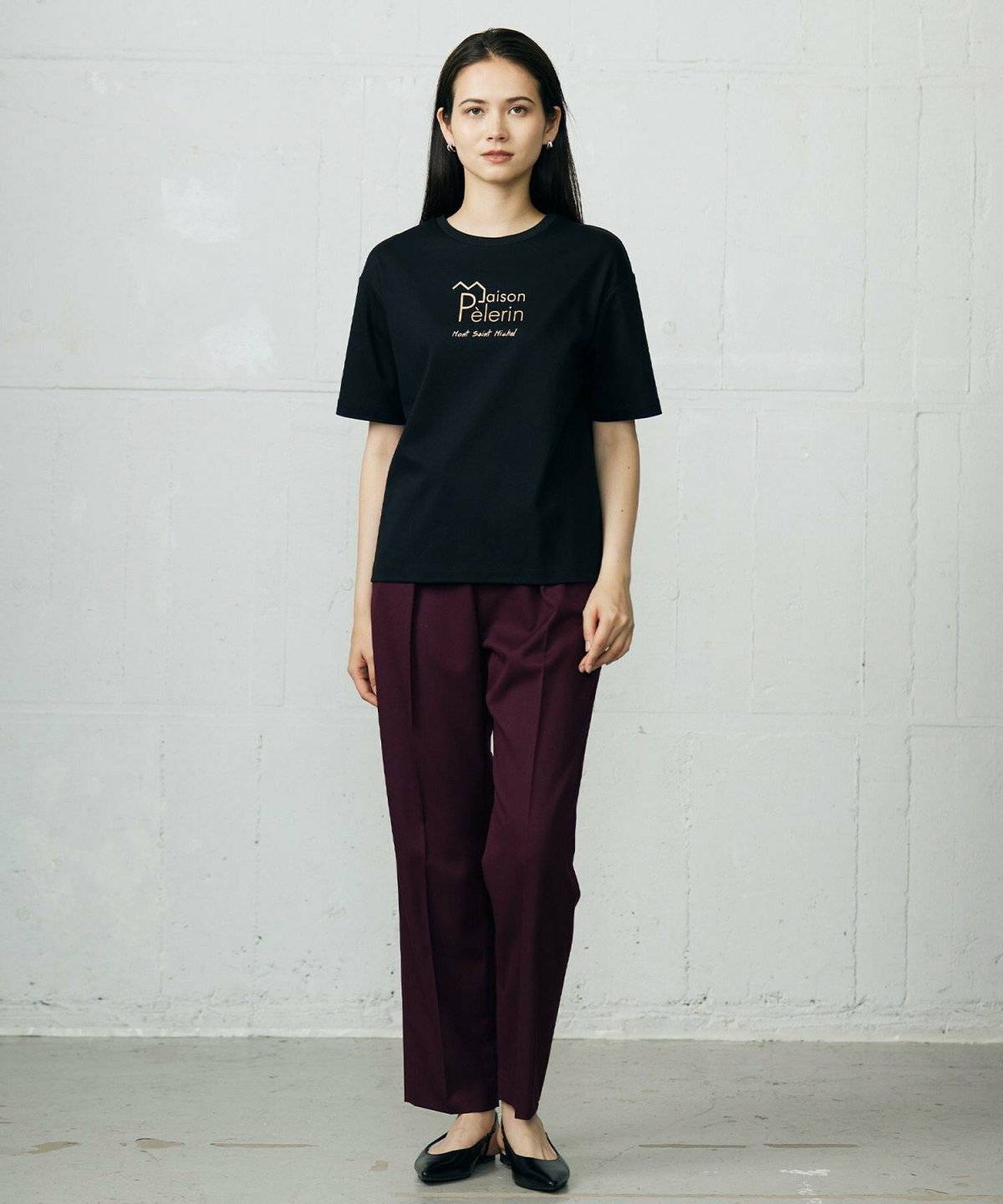 ボルドーのパンツコーデ