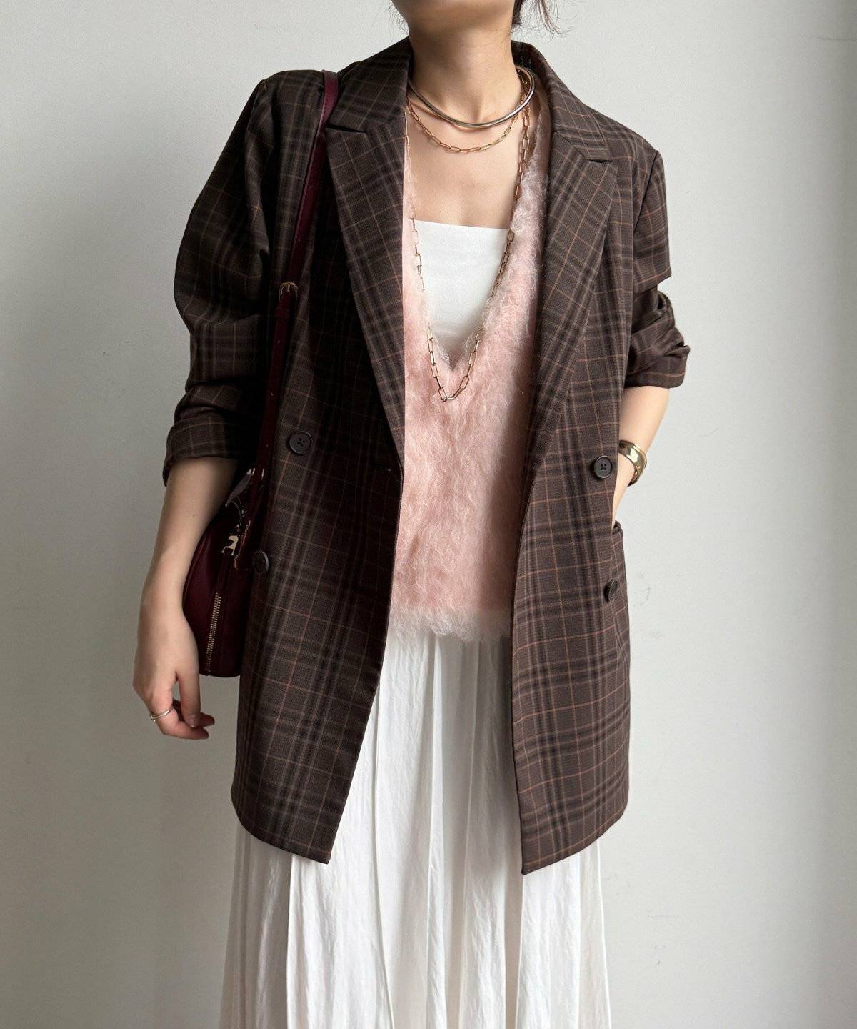 スカートコーデの女性