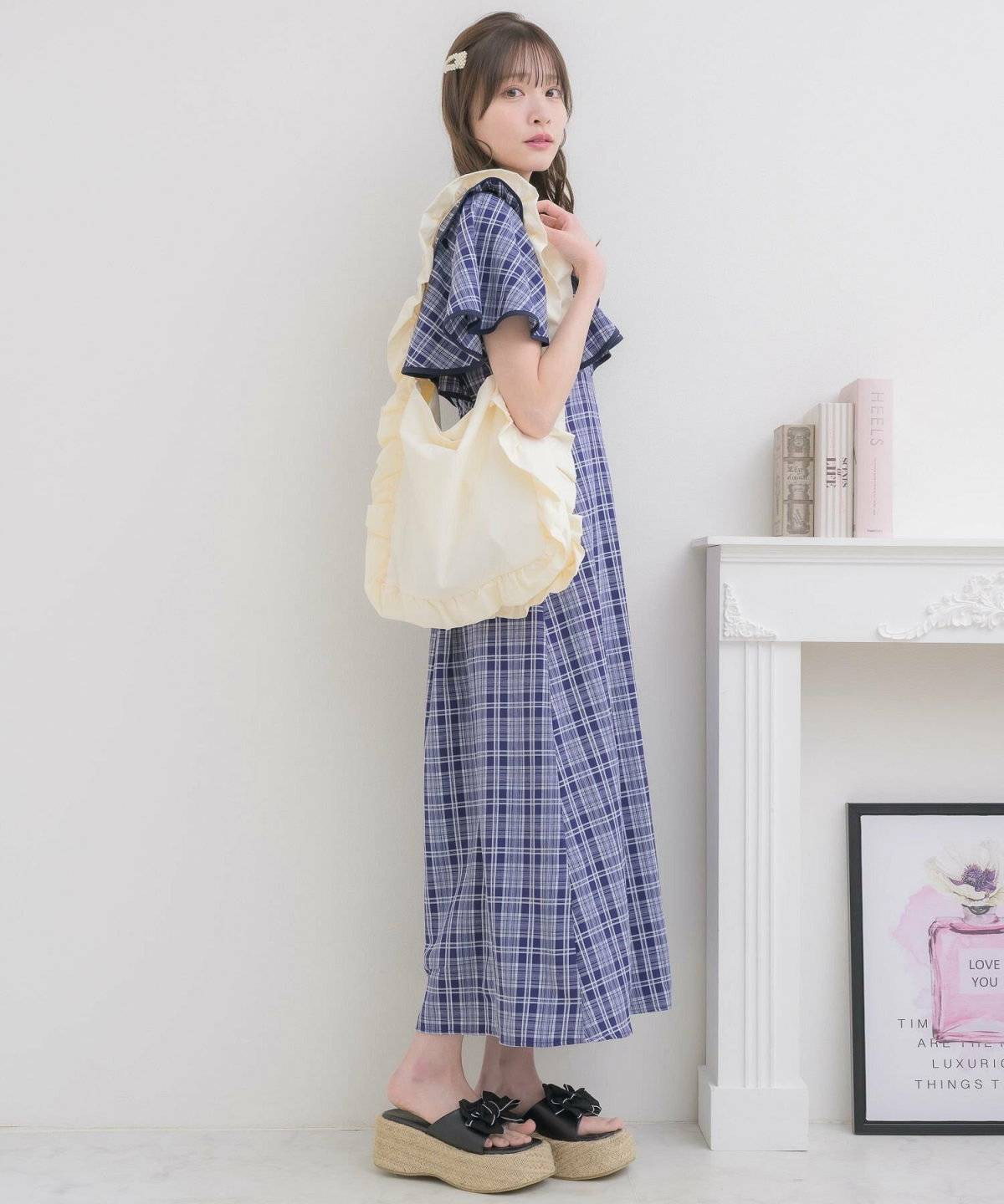 ワンピースを着た女性