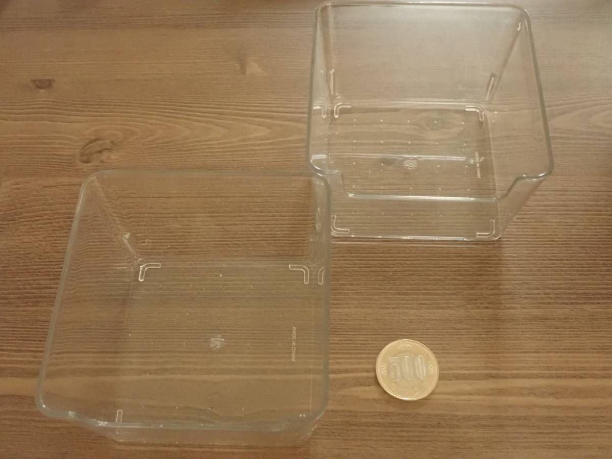 ダイソーのクリア収納ボックス(2個)