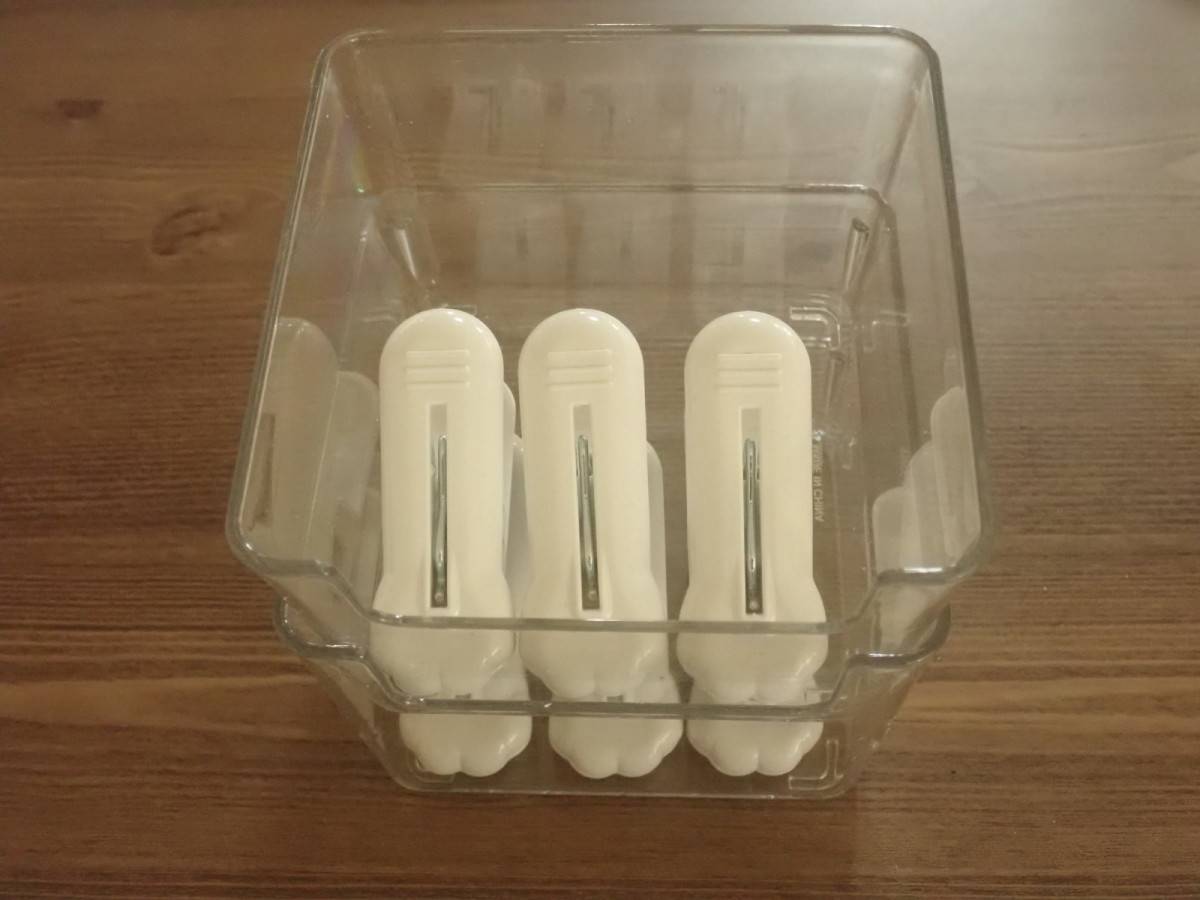 ダイソーのクリア収納ボックス(2個)