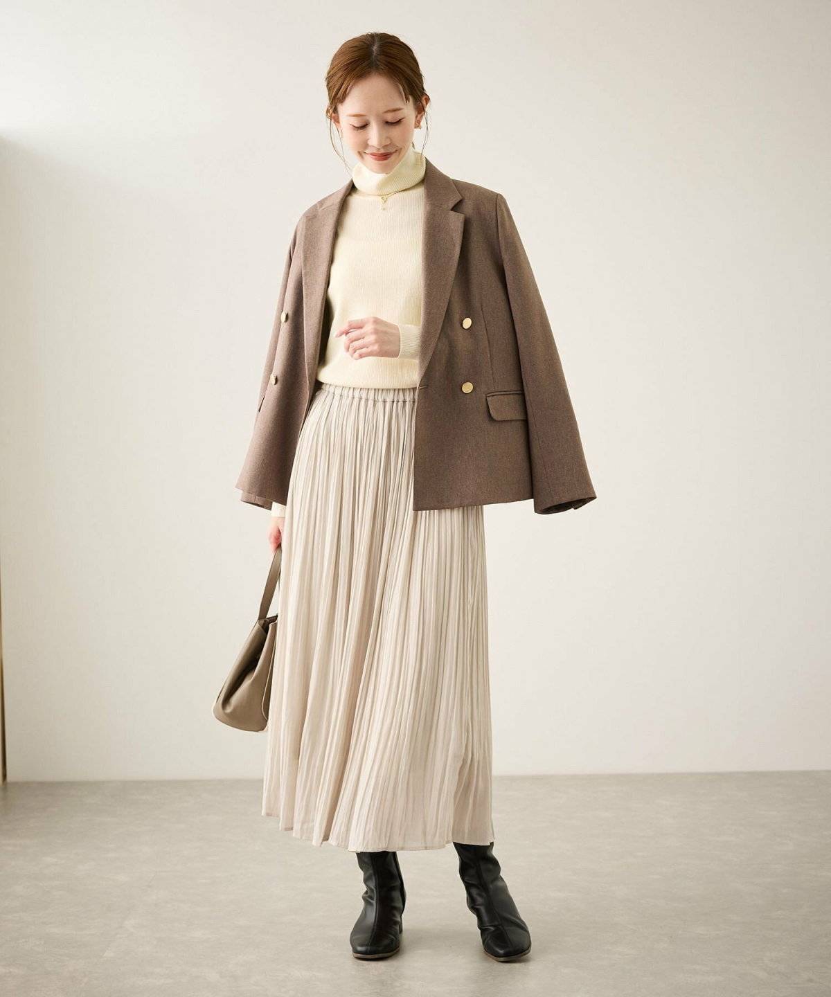 スカートコーデの女性