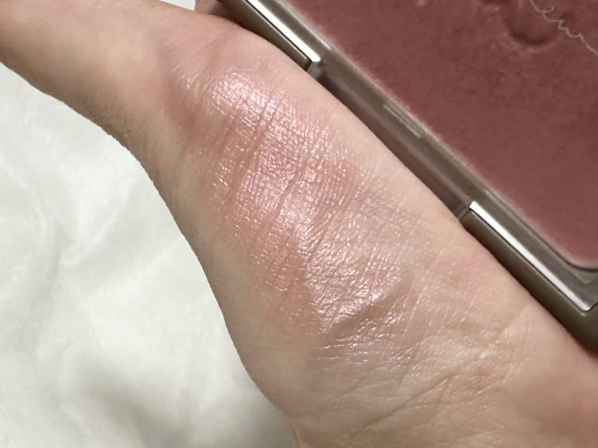 Ririmew ヴェールグロウチーク 04アンバーローズ スウォッチ画像