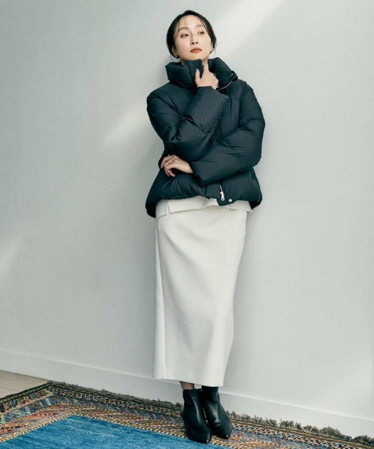 スカートコーデの女性