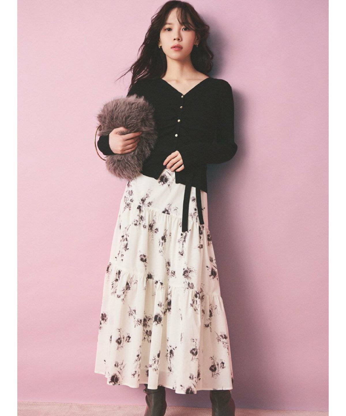 ワンピースコーデの女性