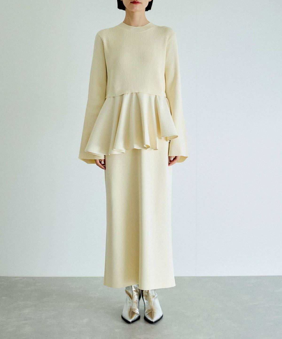 スカートコーデの女性