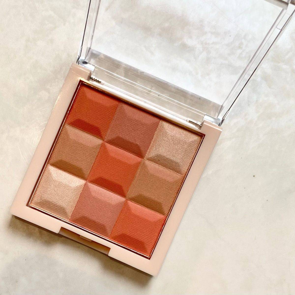 REVLON ブラッシュ＆イルミネーター パレット