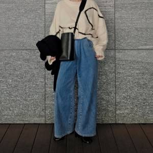 【2025年10月】こう着れば、大人可愛い……!秋のデニムパンツコーデ5選