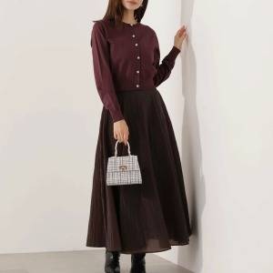 ボルドー×合う色で作るコーデおすすめ16選。バーガンディと違う？春夏OK？