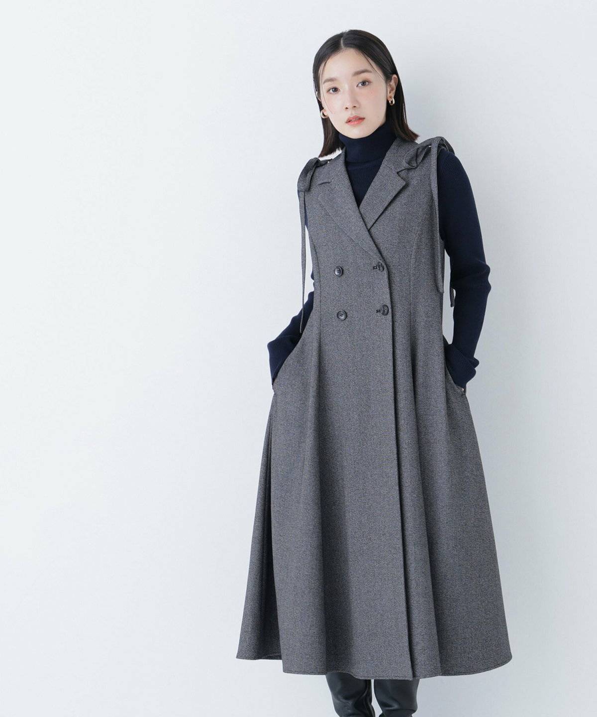 ワンピースコーデの女性