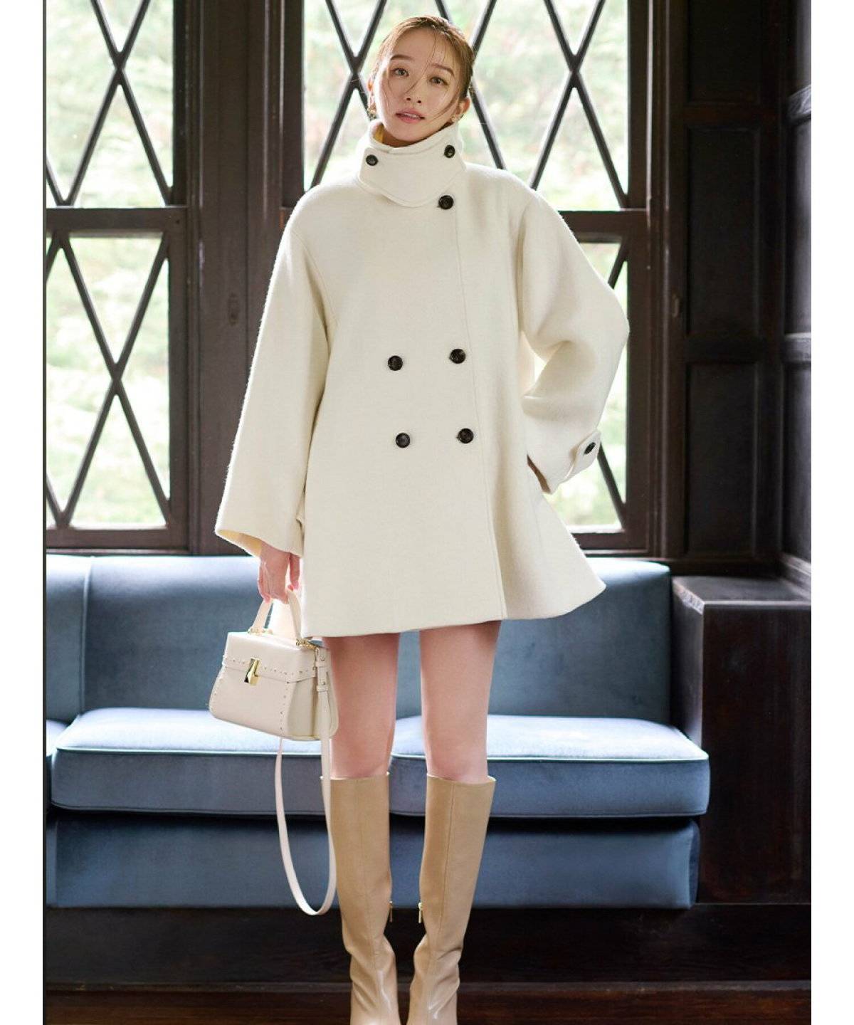 ミドル丈コートのコーデ