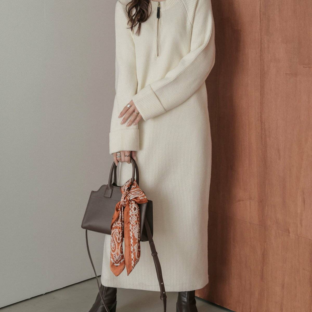 ニットワンピースコーデ