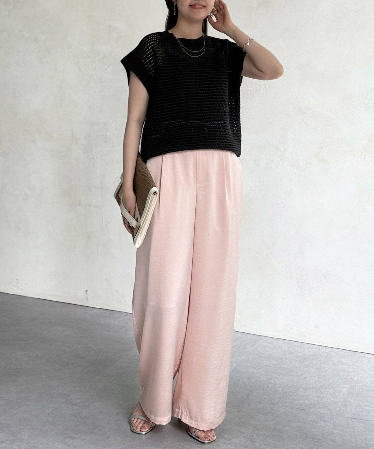 夏コーデの女性