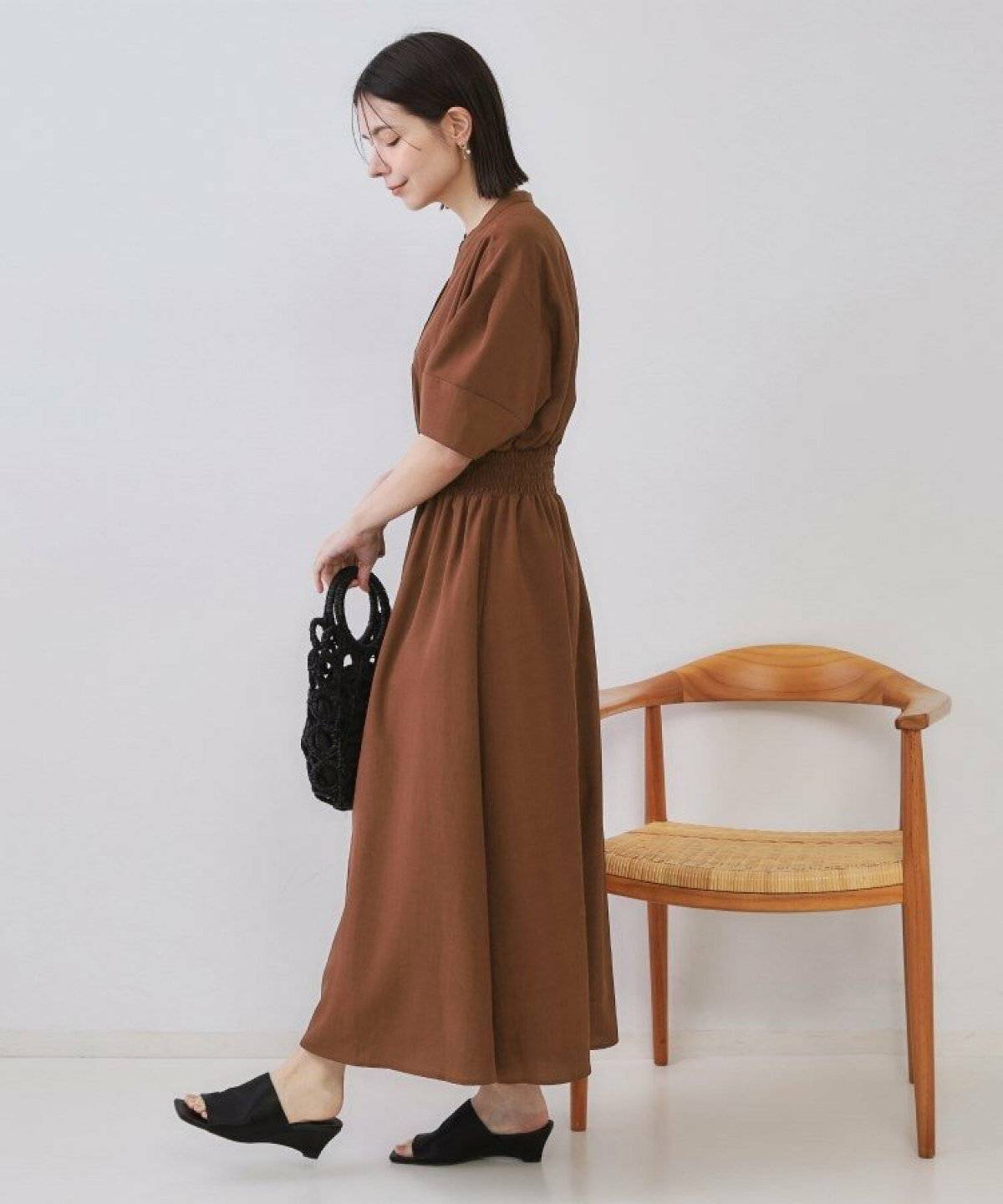 夏コーデの女性