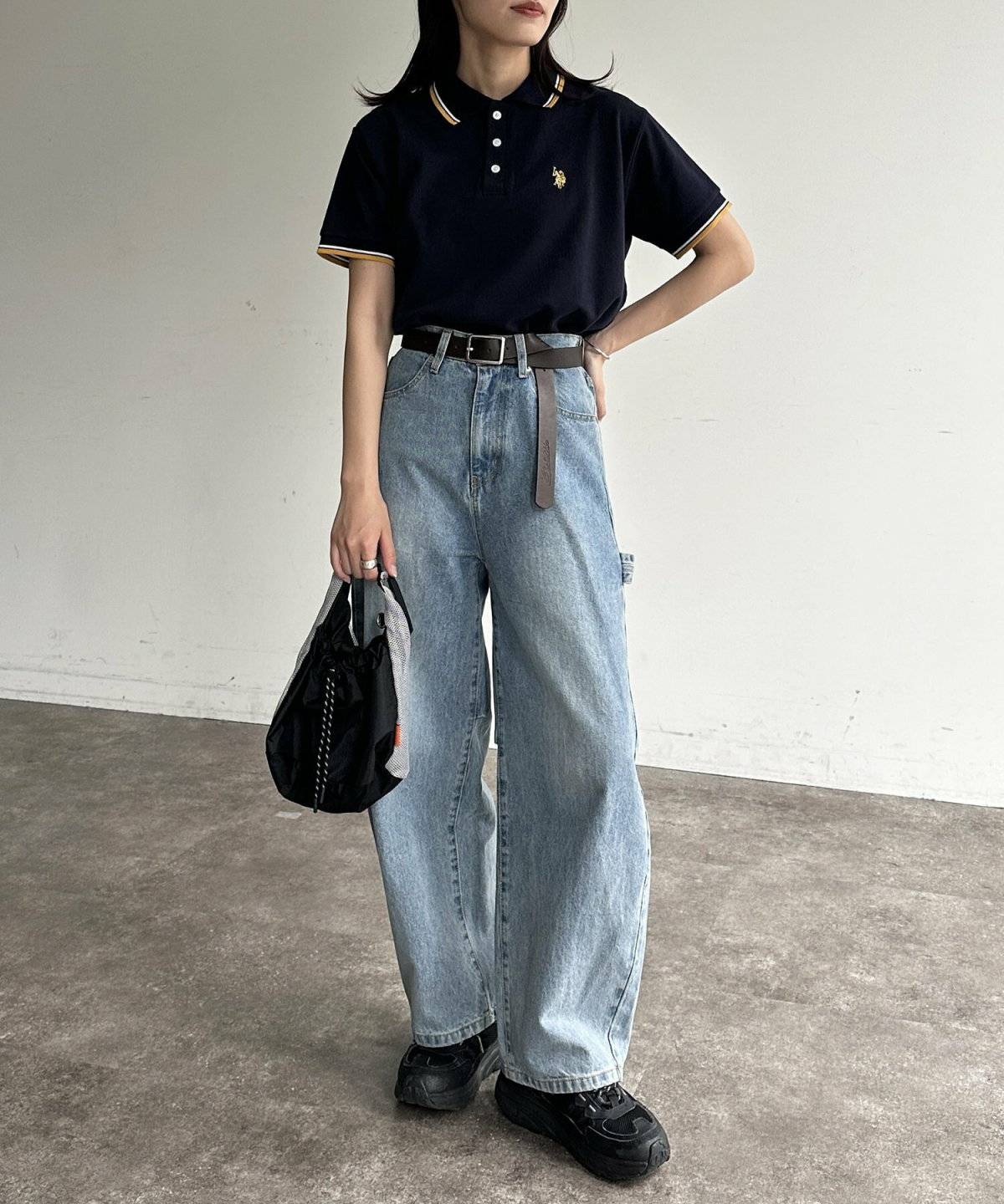 夏コーデの女性