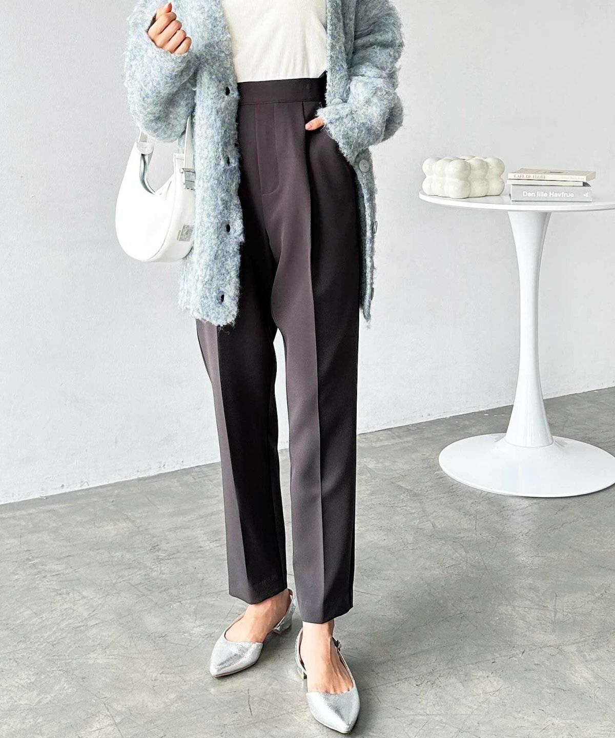 秋コーデの女性