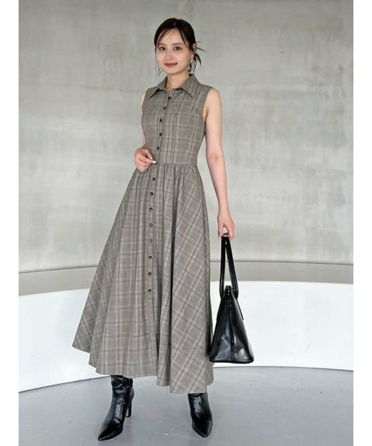 秋コーデの女性