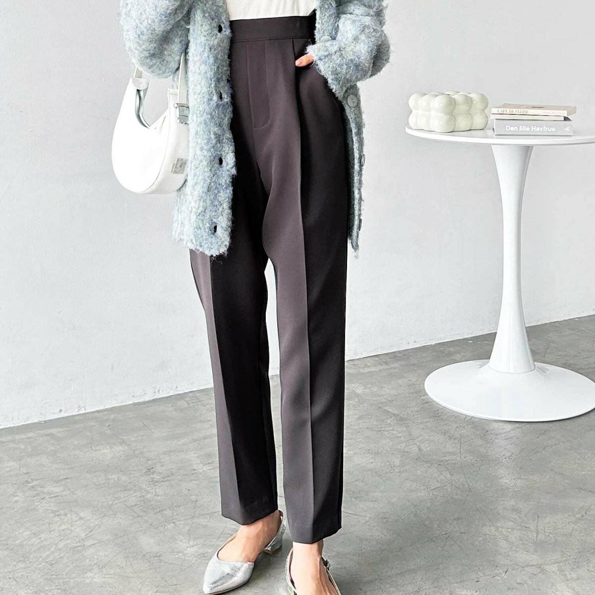 秋コーデの女性