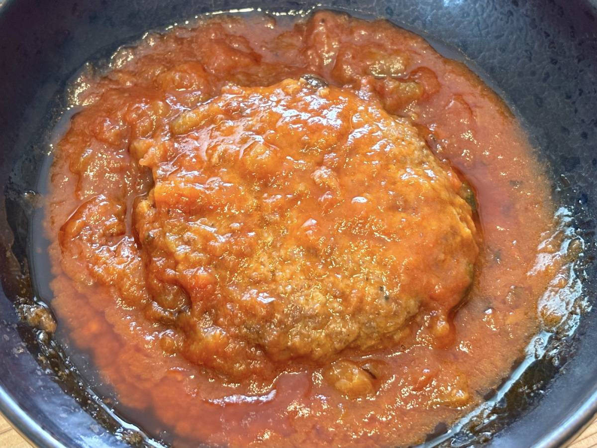 ハンバーグはふっくらジューシー♡