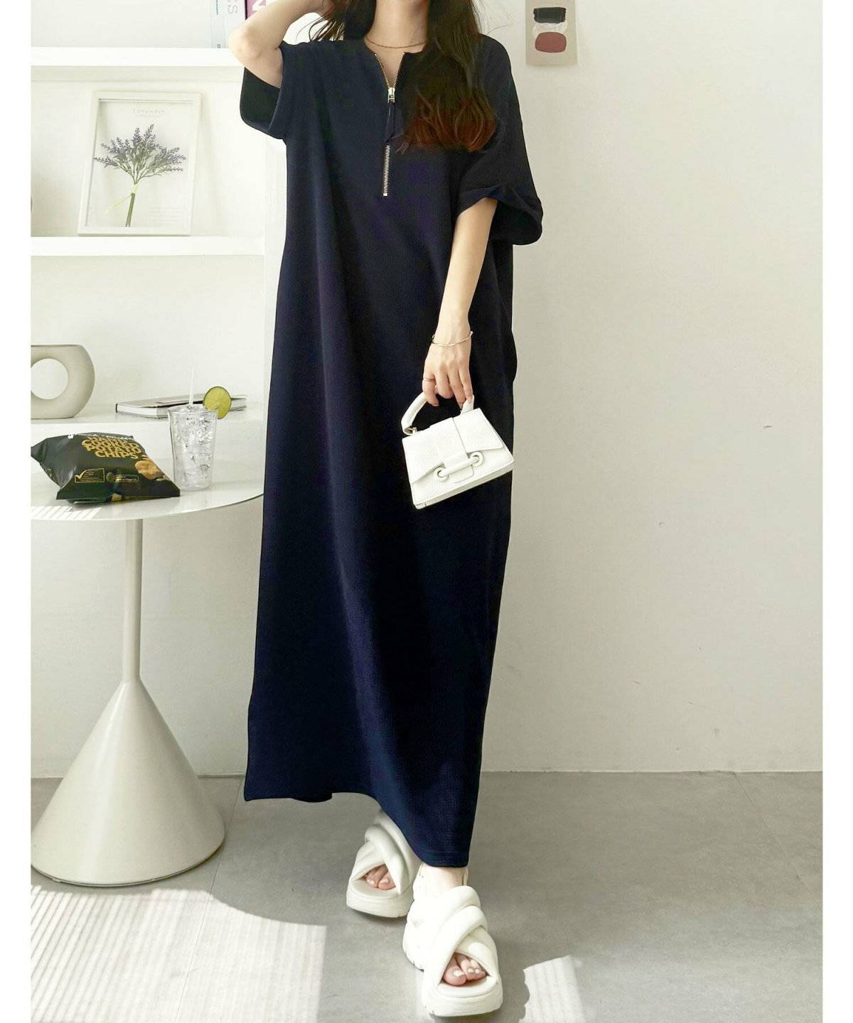 ワンピースを着た女性