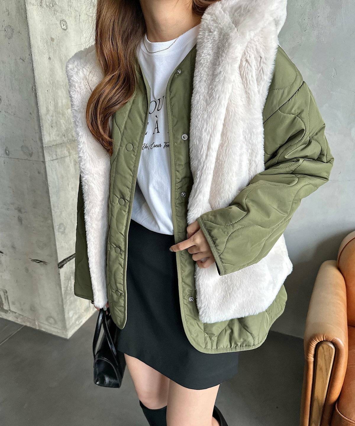 スカートコーデの女性