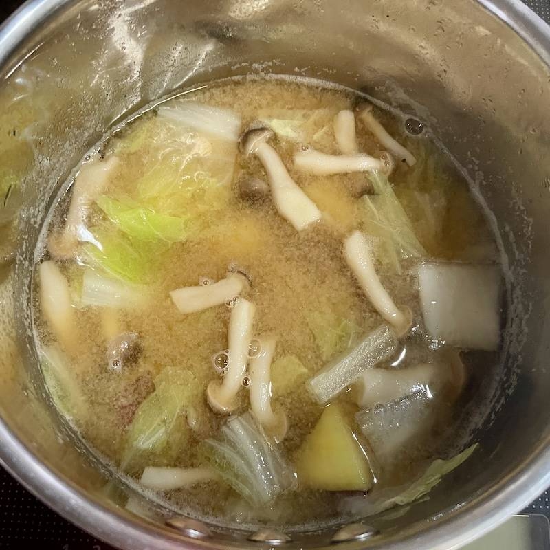 JAグループ公式の「ほっこり♪暖まるスープ♪白菜とさつまいものお味噌汁」のレシピ