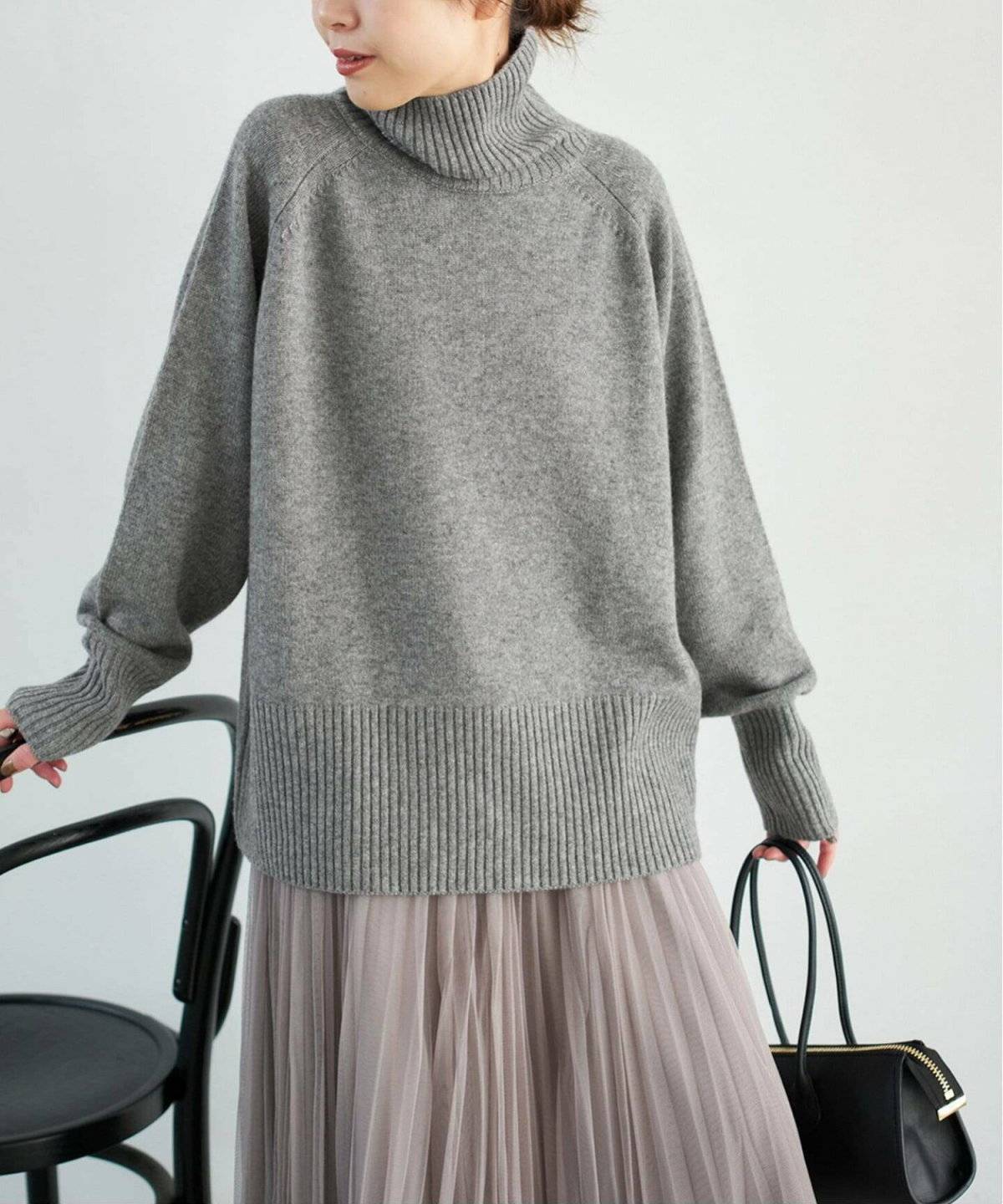 スカートコーデの女性