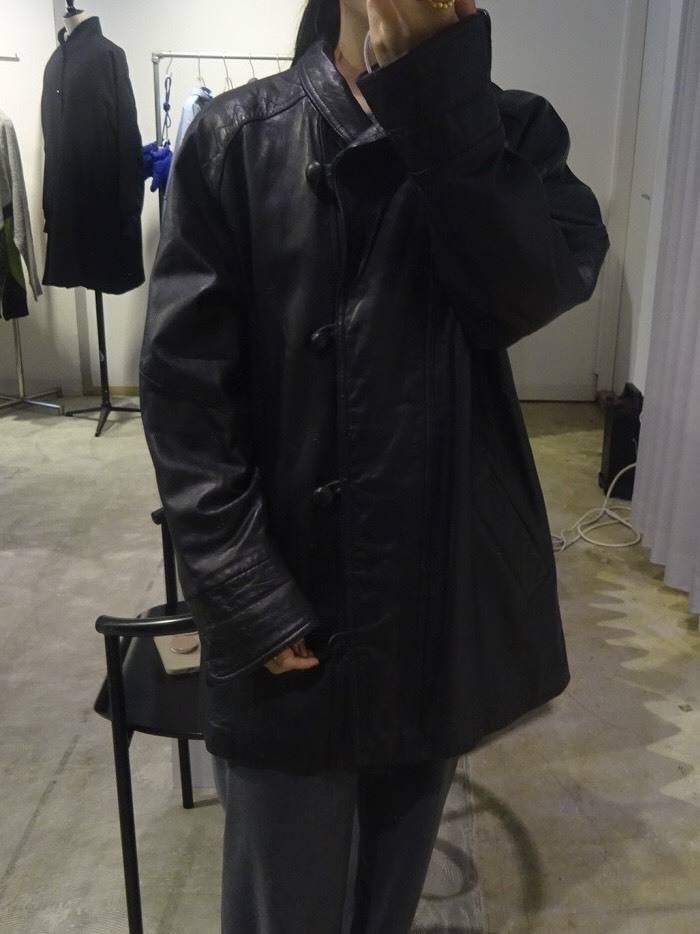 オーバーサイズのレザージャケット