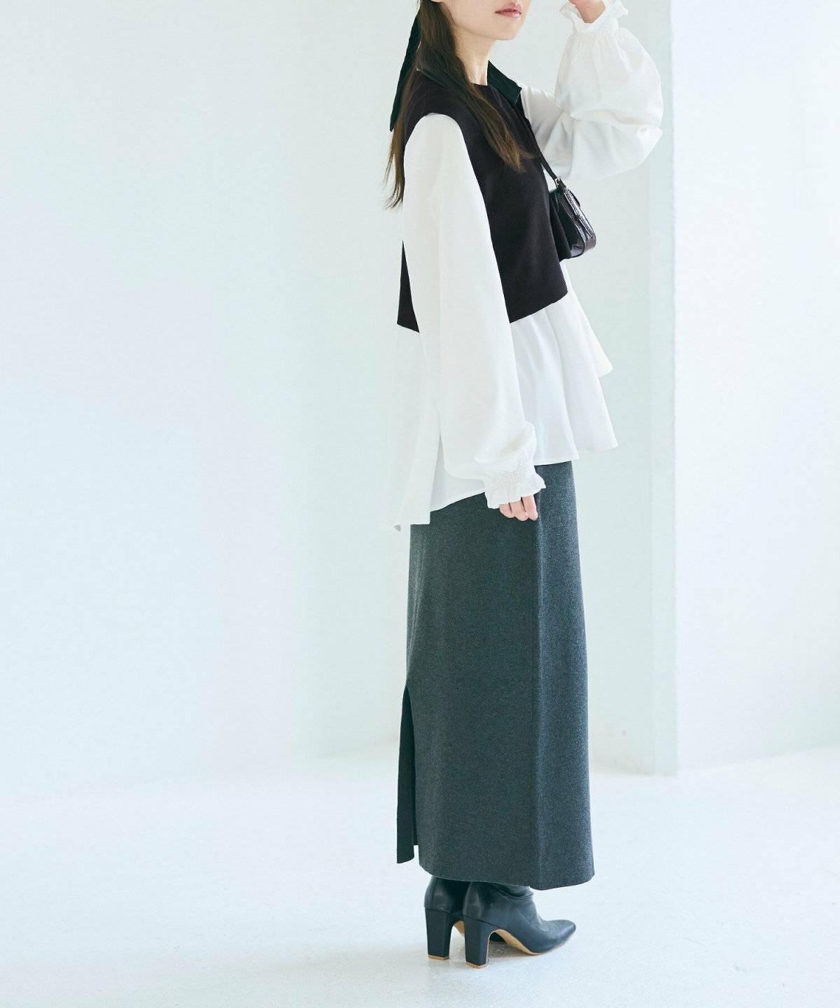 スカートコーデの女性