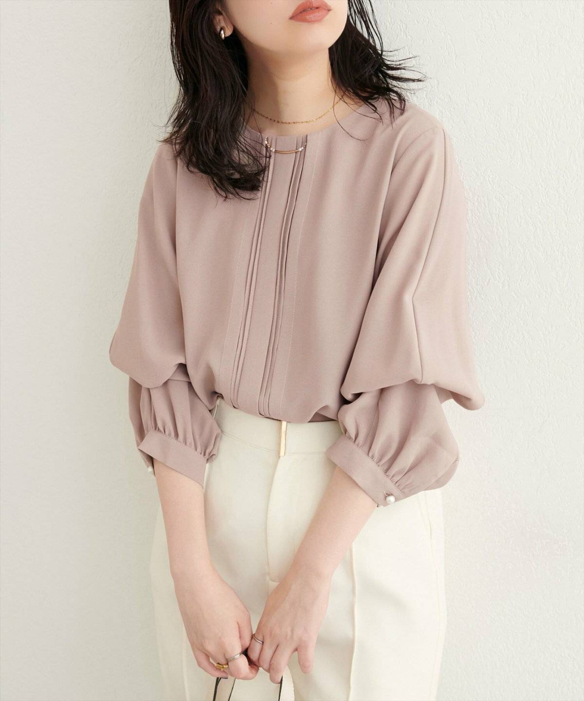 スカートコーデの女性