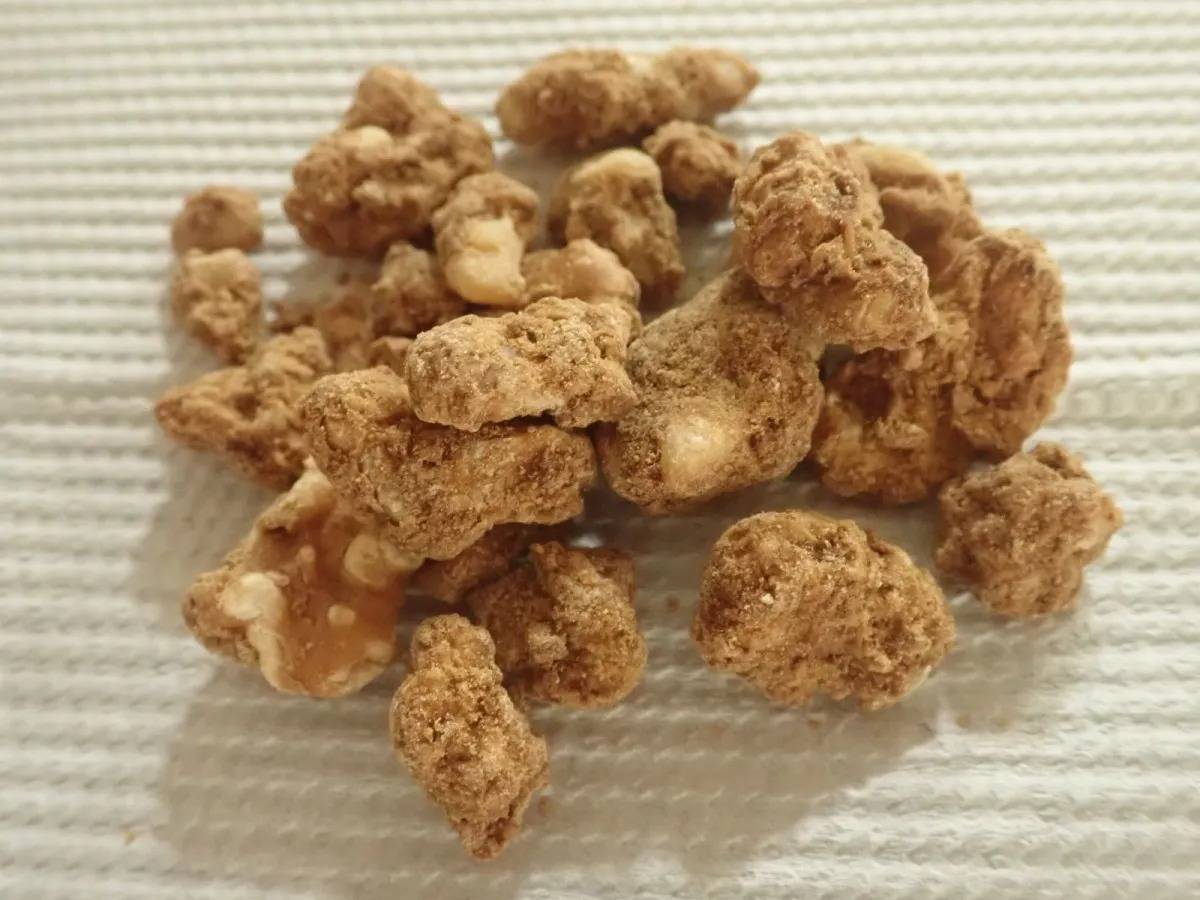 DAISO(ダイソー)：くるみ黒糖 30g