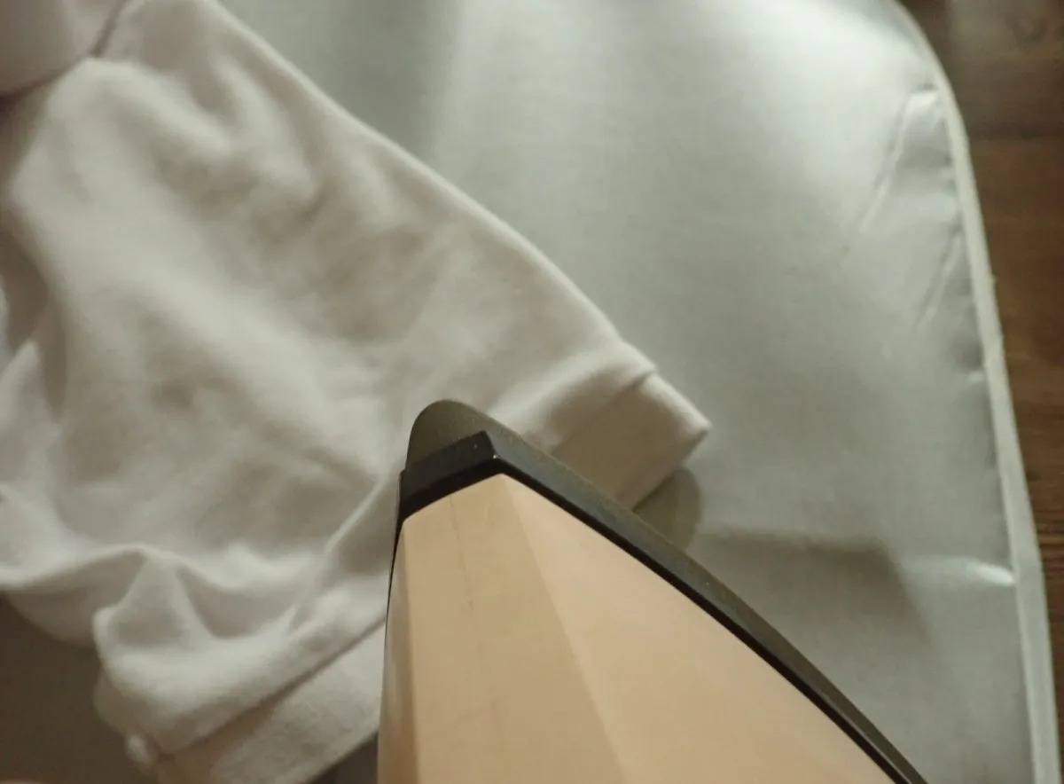 DAISO(ダイソー)：アイロンマット