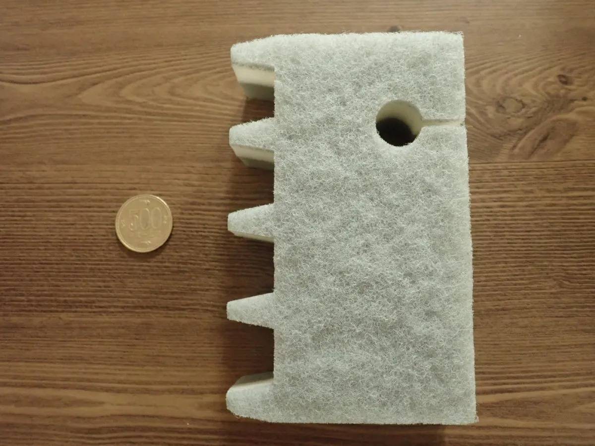 DAISO(ダイソー)：引っ掛けられるバススポンジ