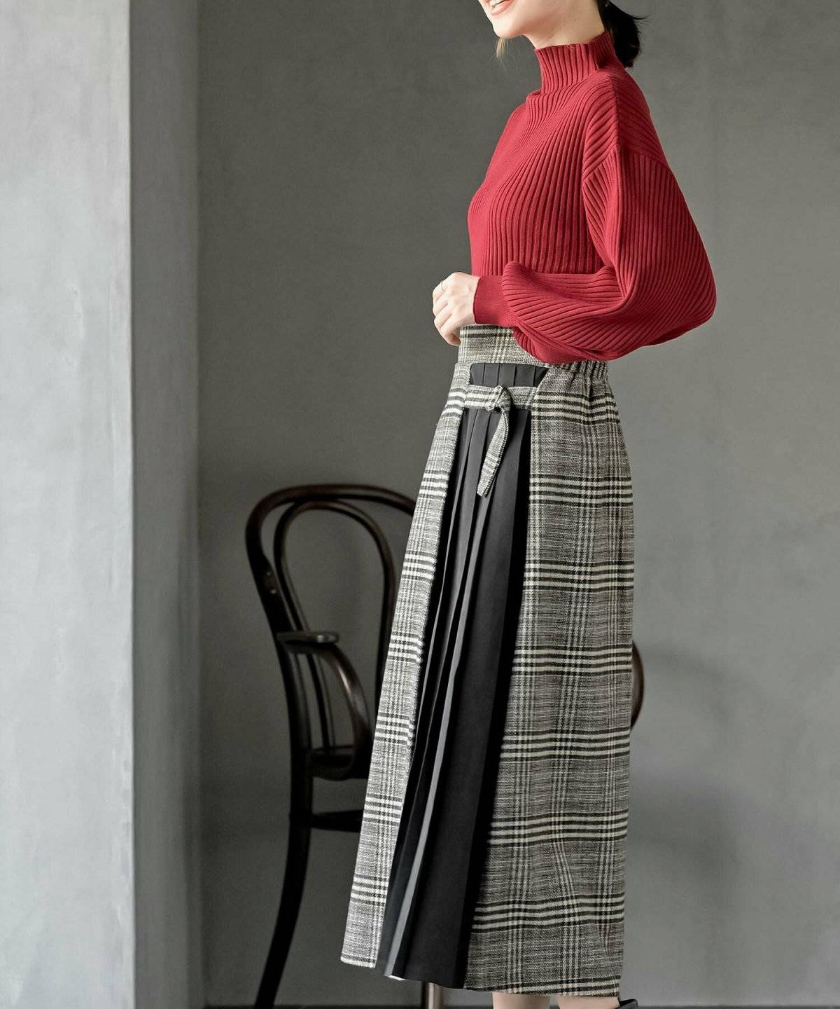 スカートコーデの女性