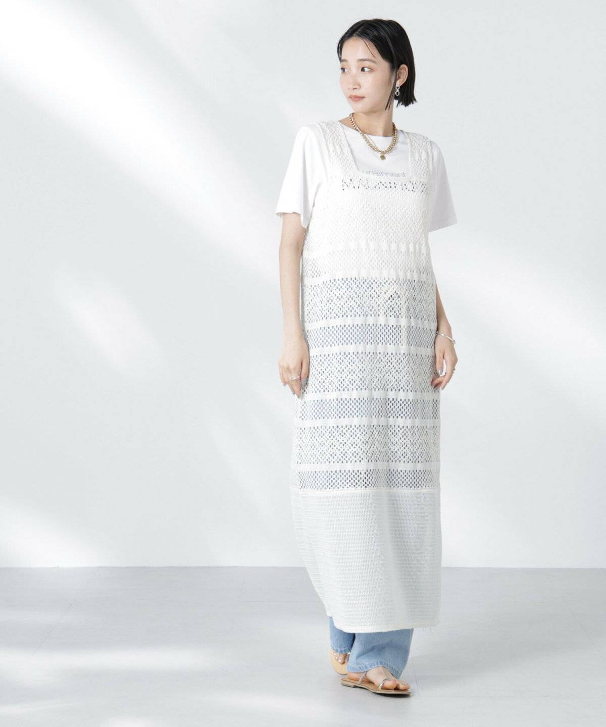 スニーカーコーデの女性