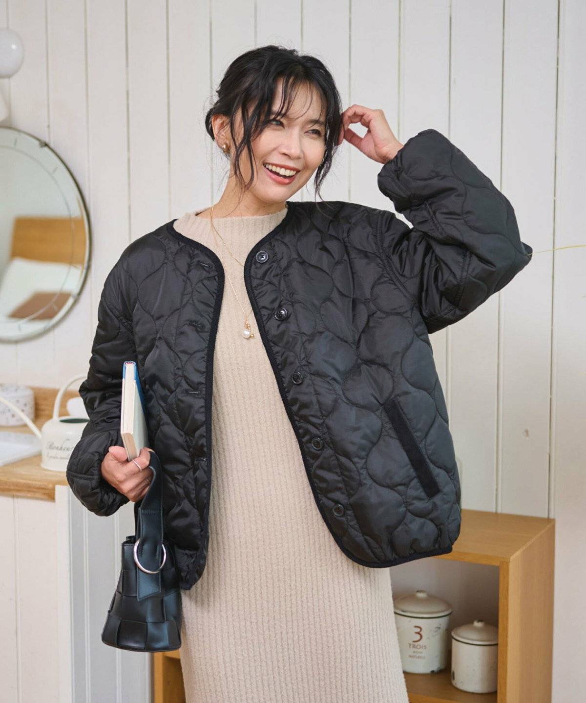 ワンピースコーデの女性