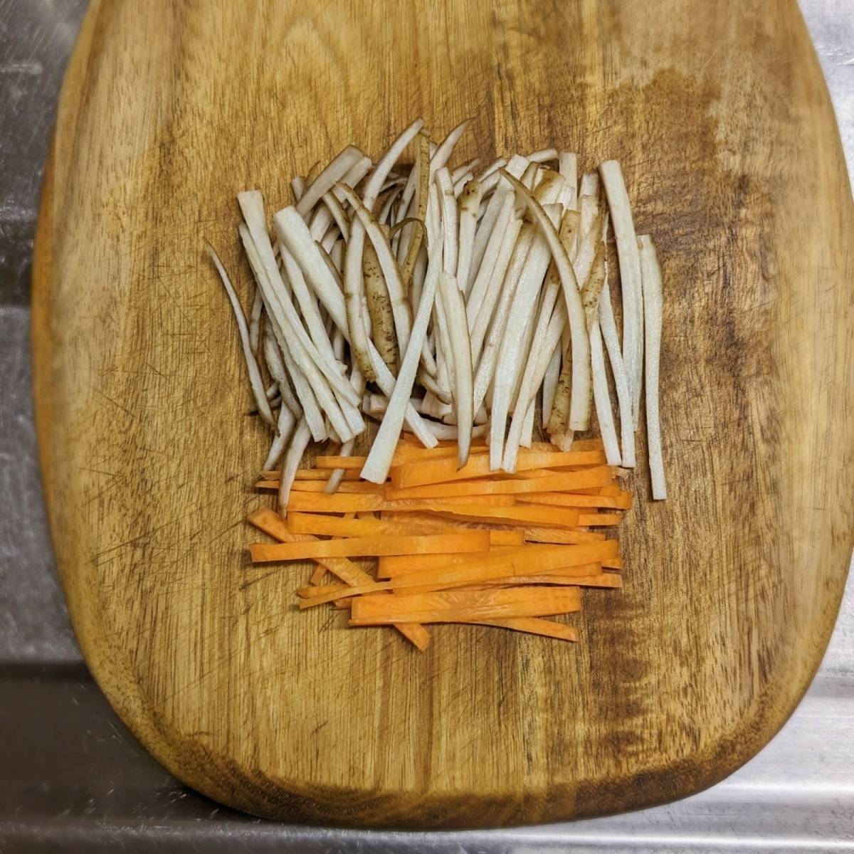 JAグループ公式の「ごぼうと人参のすっぱ炒め」のレシピ