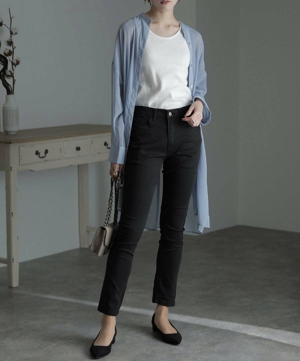 スキニーを履いた女性