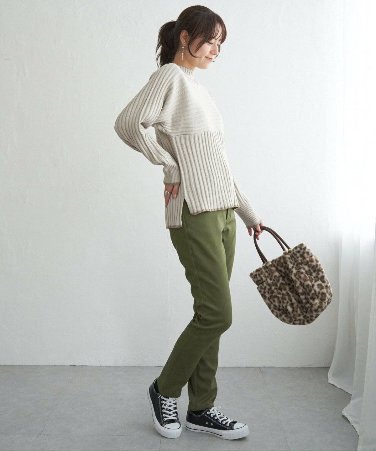 スキニーを履いた女性