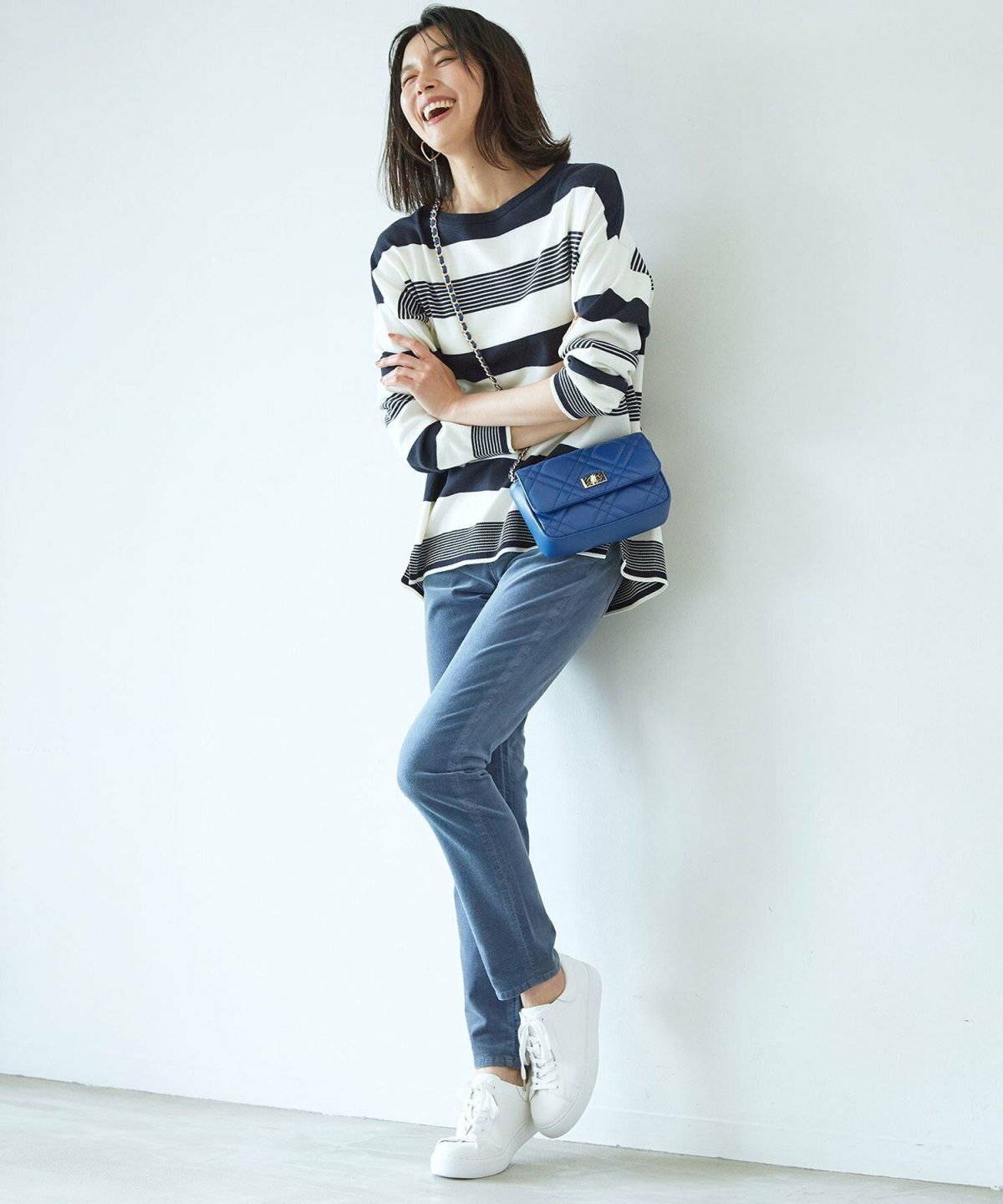 スキニーを履いた女性