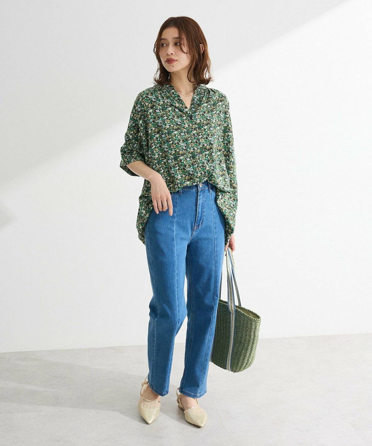 スキニーを履いた女性