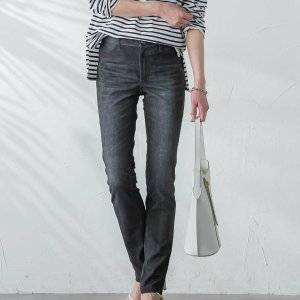 スキニーに合うレディース靴コーデ！スニーカーやパンプスを使ったスタイルを季節別に紹介