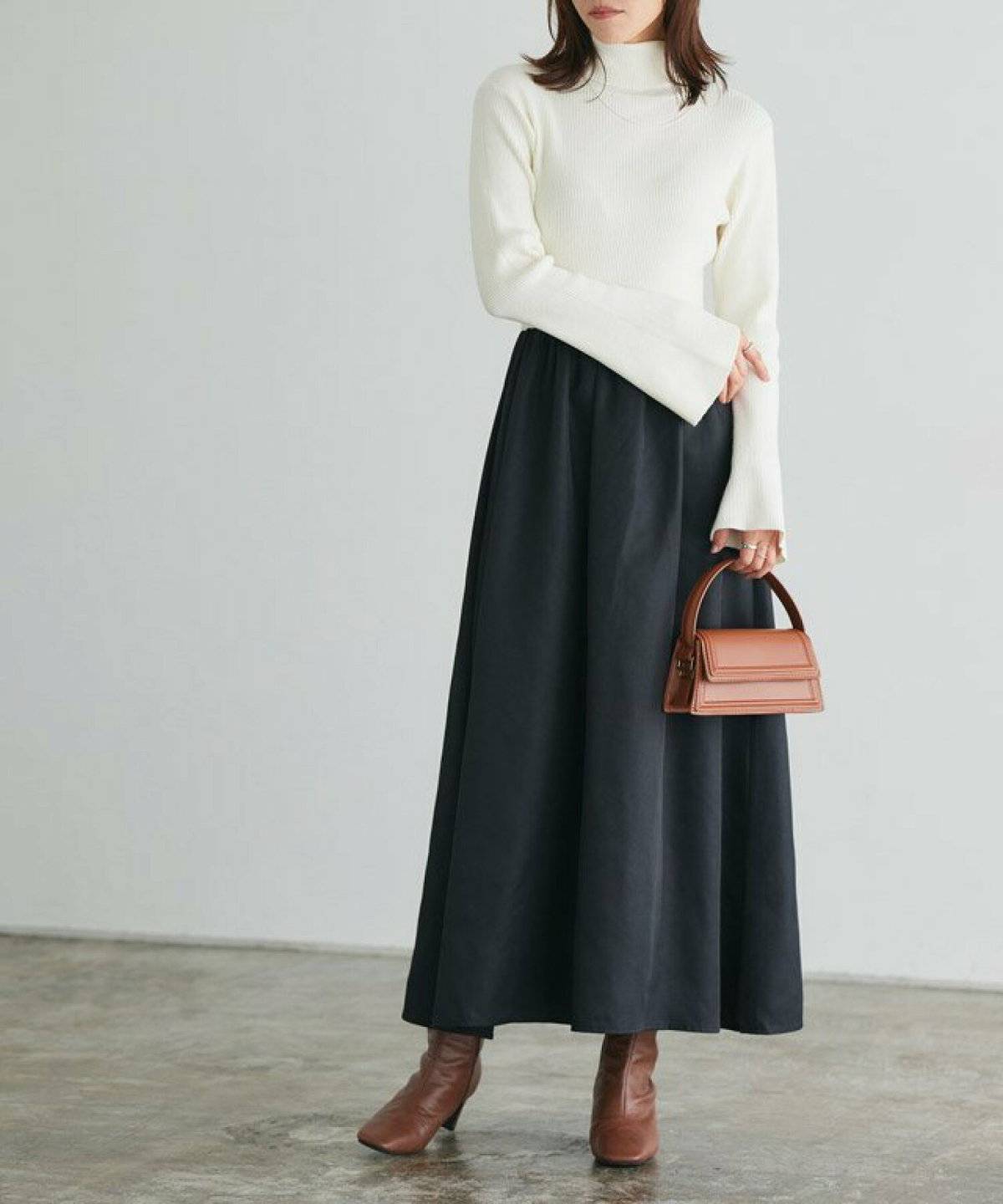 ワンピースコーデの女性