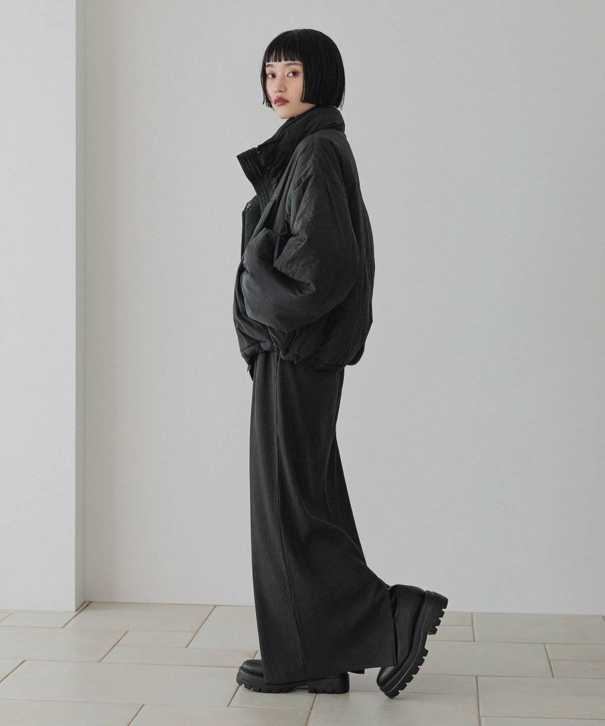 スカートコーデの女性