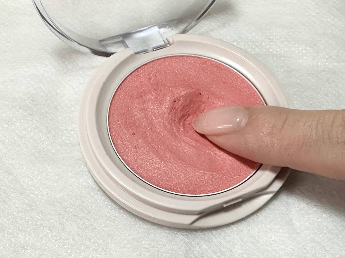 KiSS クリアルディ ブラッシュ クレイタッチ処方で柔らかい質感