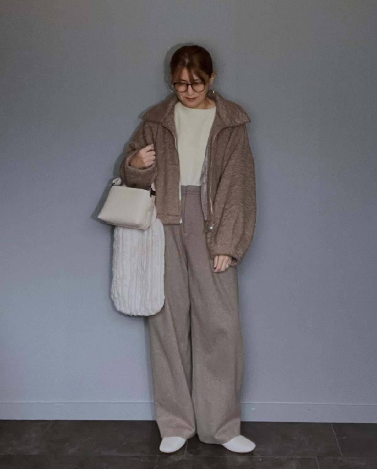 ブラウンのワントーンコーデが◎