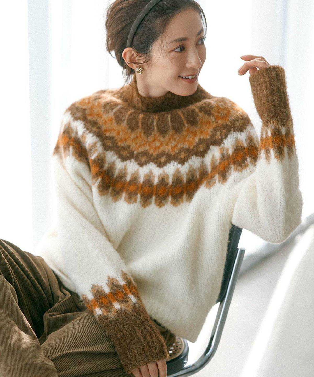 パンツコーデの女性