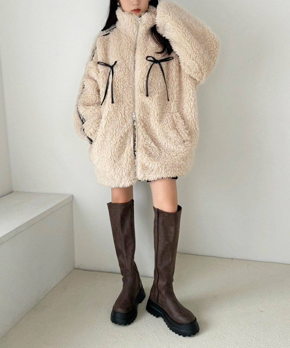 パンツコーデの女性