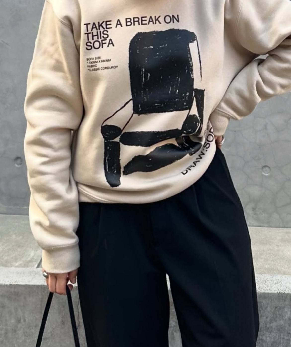 CONVENIENCE YOUNGの“SOFA SWEAT”コーデ